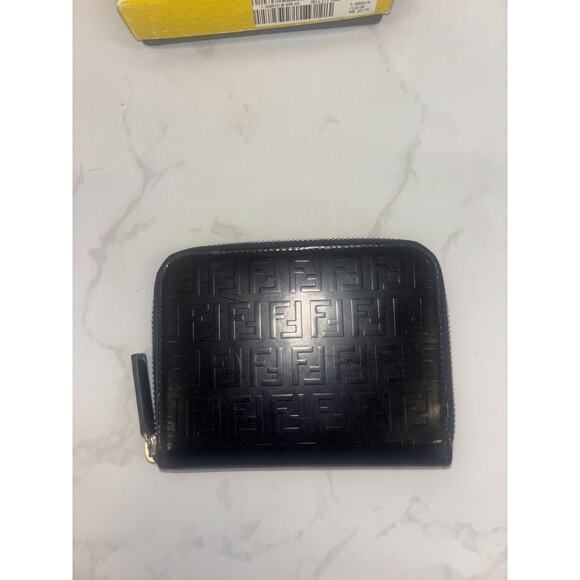 Fendi Embossed Leather Wallet - Good Condition - Picture 2 of 4